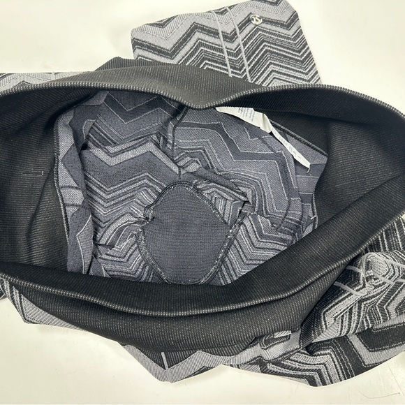 Lululemon Black Gray Chevron Zig Ebb To Street Pants Leggings Seamless Sz 6 - Picture 7 of 10